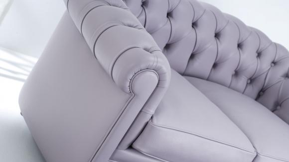 Divano letto chesterfield personalizzabile nei dettagli