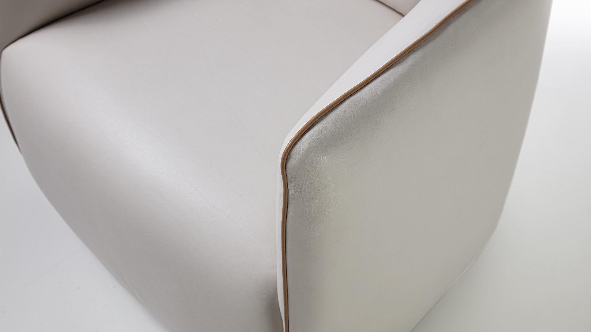 POLTRONA PAMELA SWIVEL 147