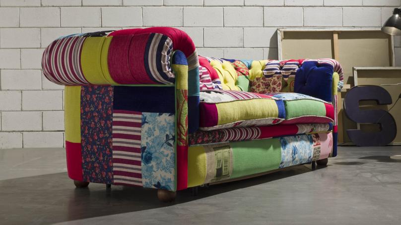 Leggi articolo LA LAVORAZIONE SEMPRE ATTUALE DEL DIVANO CHESTERFIELD